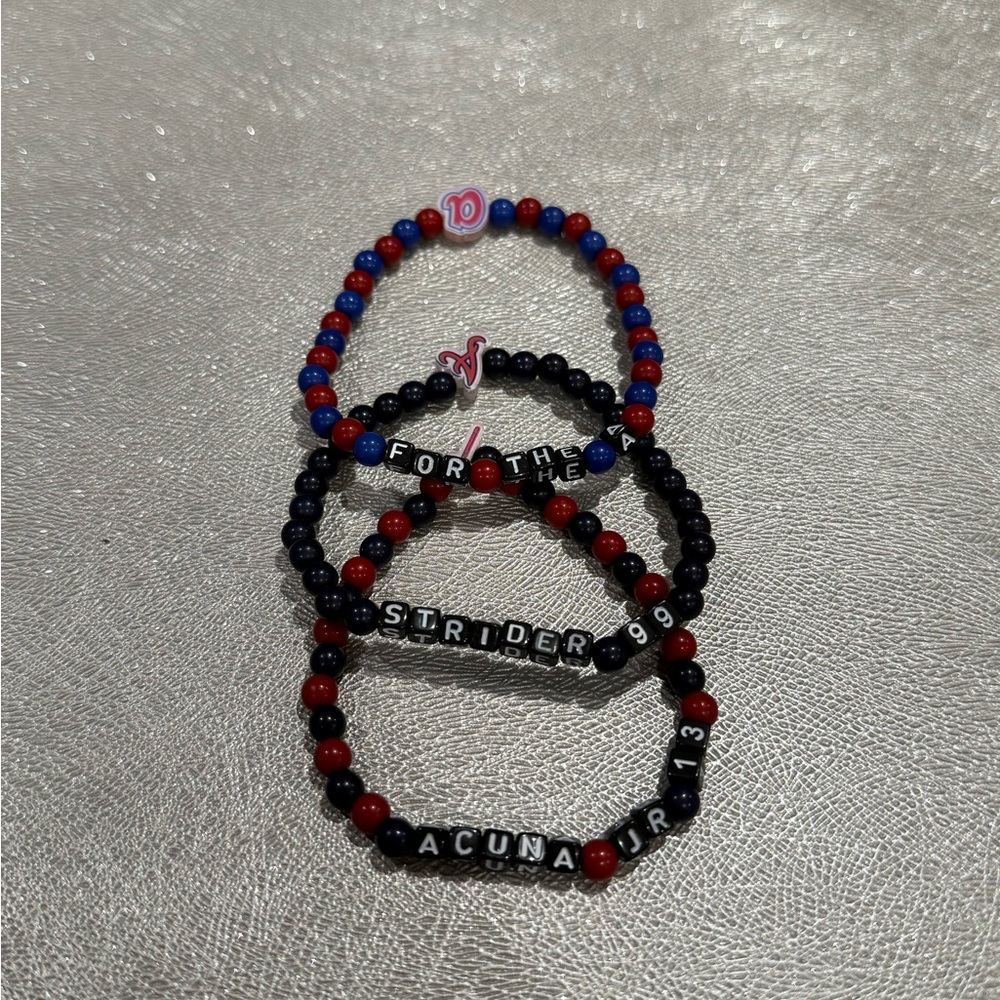 Atlanta braves adult Foco bracelet set of 3
